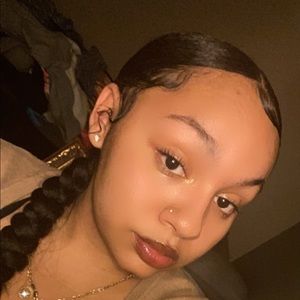 Meet your Posher, Jayselyn